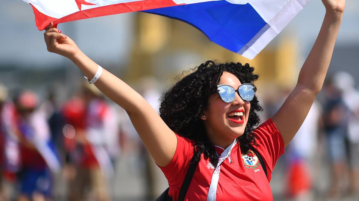 Aber auch die Fans des WM-Neulings haben Grund zur Freude. Ihr Team schießt das erste Tor bei einer WM