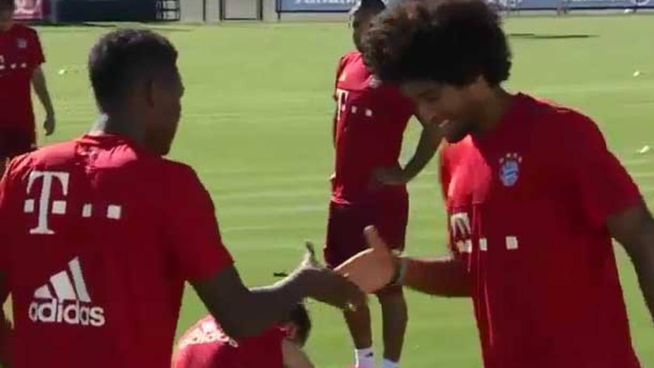 So cool grüßen sich die Bayern-Stars