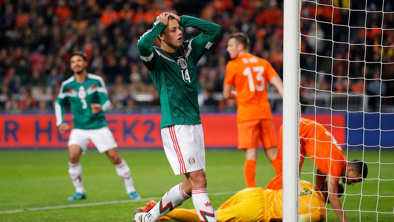 Lange Pause für Mexikos Chicharito