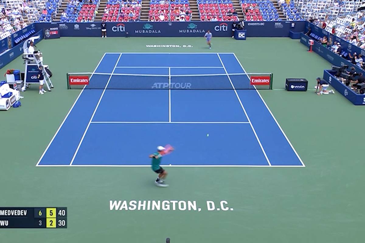 Daniil Medvedev setzte sich mit einem spektakulären Matchball gegen den Chinesen Yibing Wu durch, um das Viertelfinale in Washington zu erreichen.