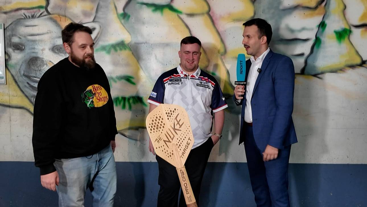 XXL-Dartpfeil! Besonderes Geschenk für Luke Littler