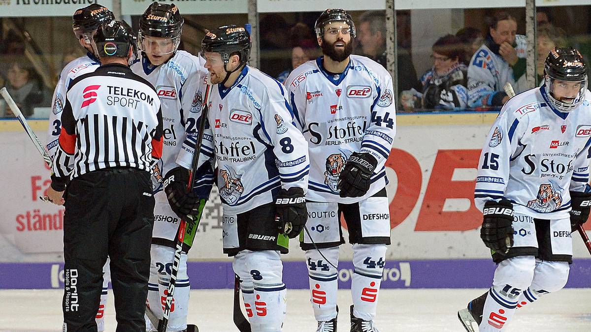 PLATZ 9 - STRAUBING TIGERS: Mit Stanley-Cup-Sieger Jeff Zatkoff haben sich die Niederbayern auf der Goalie-Position prominent verstärkt. Generell gab es im Kader einen großen Umbruch. Nach dem vorletzten Platz 2017/2018 sollen in dieser Saison zumindest wieder die Pre-Playoffs erreicht werden