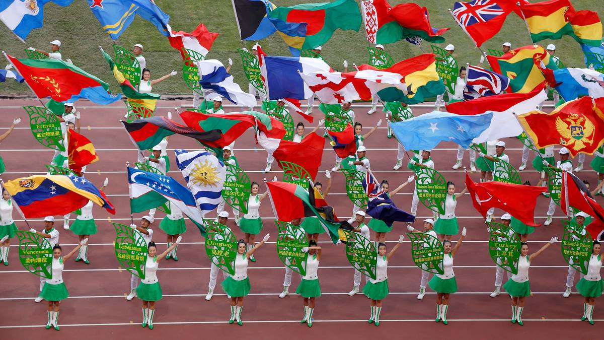 Bei der Eröffnungsfeier werden die knapp 19000 Teilnehmer aus 207 verschiedenen Länder willkommen geheißen