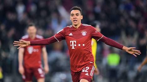 Jamal Musiala zählt zu den größten Juwelen des deutschen Fußballs. Seine Rolle beim FC Bayern wird immer wichtiger. Seine besten Szenen aus der Bundesliga-Saison gibt es nochmal hier im Video.