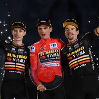 Sepp Kuss gewinnt die Spanien-Rundfahrt und vollendet den historischen Triumphzug von Jumbo-Visma bei Giro, Tour und Vuelta. Ganz harmonisch verlief der Weg dorthin nicht.