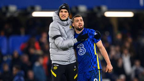 Thomas Tuchel und Mateo Kovacic gewannen 2021 mit dem FC Chelsea die Champions League. In der kommenden Saison könnten die beiden auch in München zusammenarbeiten. Der Kroate ist in München im Gespräch.