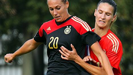 5. Juli: Vier Jahre nach der enttäuschenden Heim-WM wollen Deutschlands Fußballerinnen nicht auch das Finale von Vancouver verpassen. Auftakt der Weltmeisterschaft in Kanada ist am 6. Juni, einen Tag später steigt das DFB-Team gegen die Elfenbeinküste ins Turnier ein