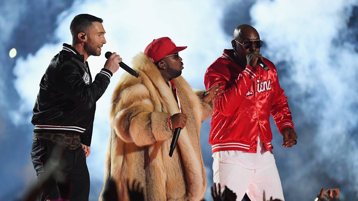 Mit vereinten Kräften wird der Menge eingeheizt