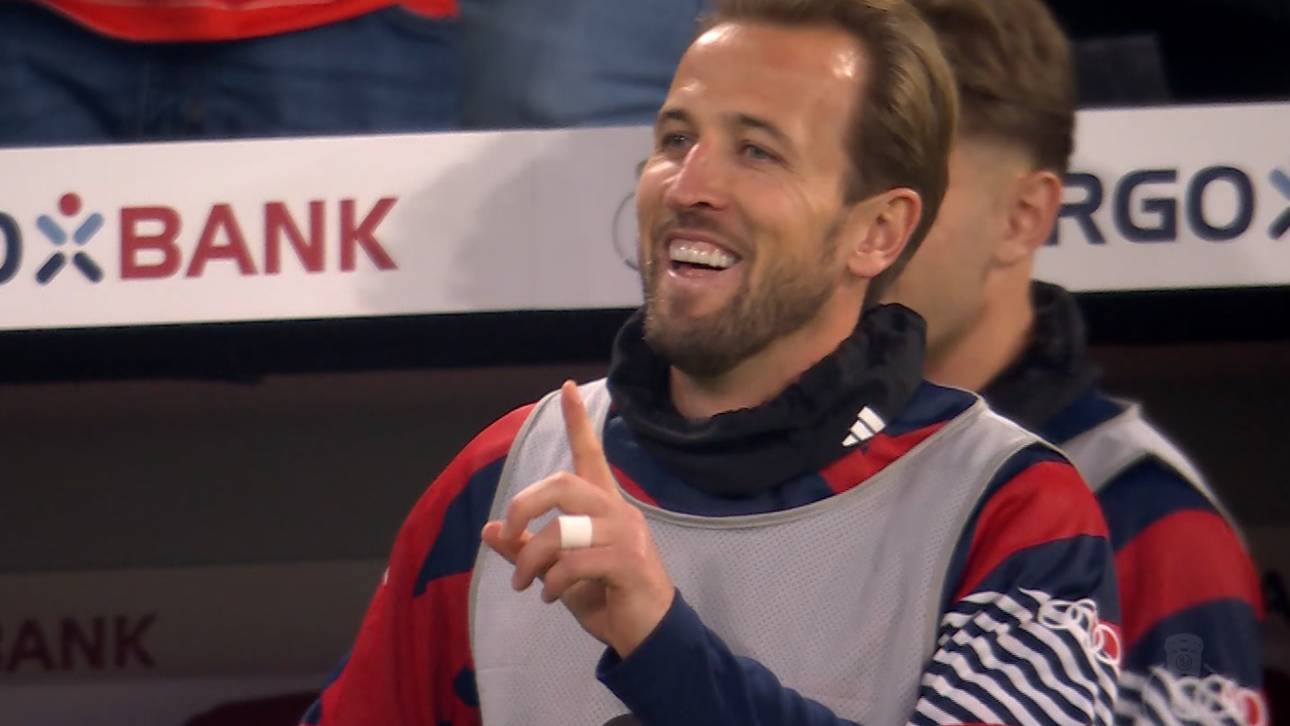 Was will Kane Olise mit seiner Geste sagen?