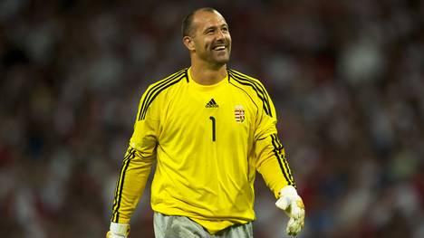 Wie gut war eigentlich Gábor Király? Mit seiner grauen Jogginghose als Markenzeichen gehörte er zu den kultigsten Figuren der Bundesliga, er erarbeitete sich in seinem Heimatland Ungarn den Ruf als Torhüter-Legende und hielt sogar eine Zeit lang einen beeindruckenden EM-Rekord. Das ist seine Geschichte. 