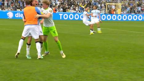 Der TSV 1860 München rettet in letzter Minute ein Remis gegen den VfB Stuttgart II. Ein Stocher-Tor lässt das Grünwalder Stadion beben.