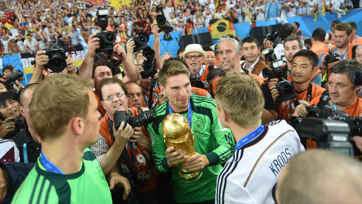 RON-ROBERT ZIELER: Fuhr als nominell dritter Keeper mit nach Brasilien und feierte ohne Einsatz in Rio den Titelgewinn. Das bislang letzte Länderspiel des heute 35-Jährigen liegt bereits über sieben Jahre zurück.