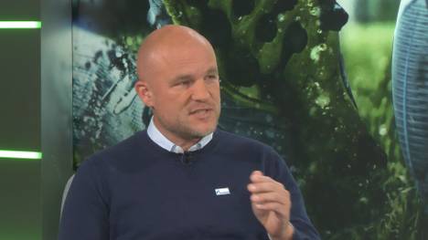 Simon Terodde hat den Uraltrekord von Dieter Schatzschneider geknackt. S04-Sportdirektor und Ex-Mitspieler Aaron Hund loben den Torjäger in höchsten Tönen.