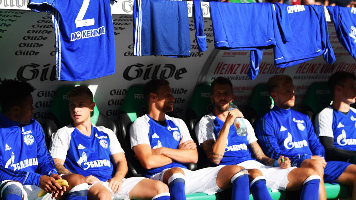 SCHALKE 04: 23 Spieler im Schnitt 25,2 Jahre, 16 Legionäre