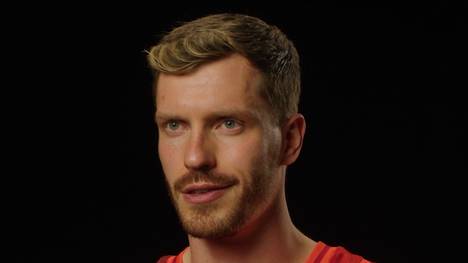 Welt- und Europameister Andi Obst spricht im Interview mit Magenta Sport über seine Erfolgsgeheimnisse, seine Rolle beim FC Bayern und seine private "Star Wars"-Leidenschaft. Das EuroLeague-Spiel des FC Bayern gegen Olympiakos Piräus überträgt Magenta Sport ab 20:15.