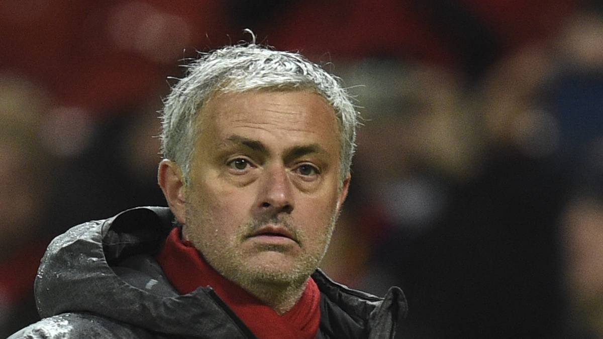 "Er ist ein Spieler von Arsenal. Falls er wechselt, glaube ich, dass wir eine Chance haben“, sagte der Portugiese am Montag: "Aber sehr wahrscheinlich hat ein Spieler seiner Qualität auch andere große Klubs, die an ihm interessiert sind."