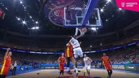 Deutschland kommt im Achtelfinale der Basketball-EM nach starkem Start gegen Montenegro noch einmal ins Zittern. Zusätzlich gibt es Sorgen um NBA-Star Franz Wagner.