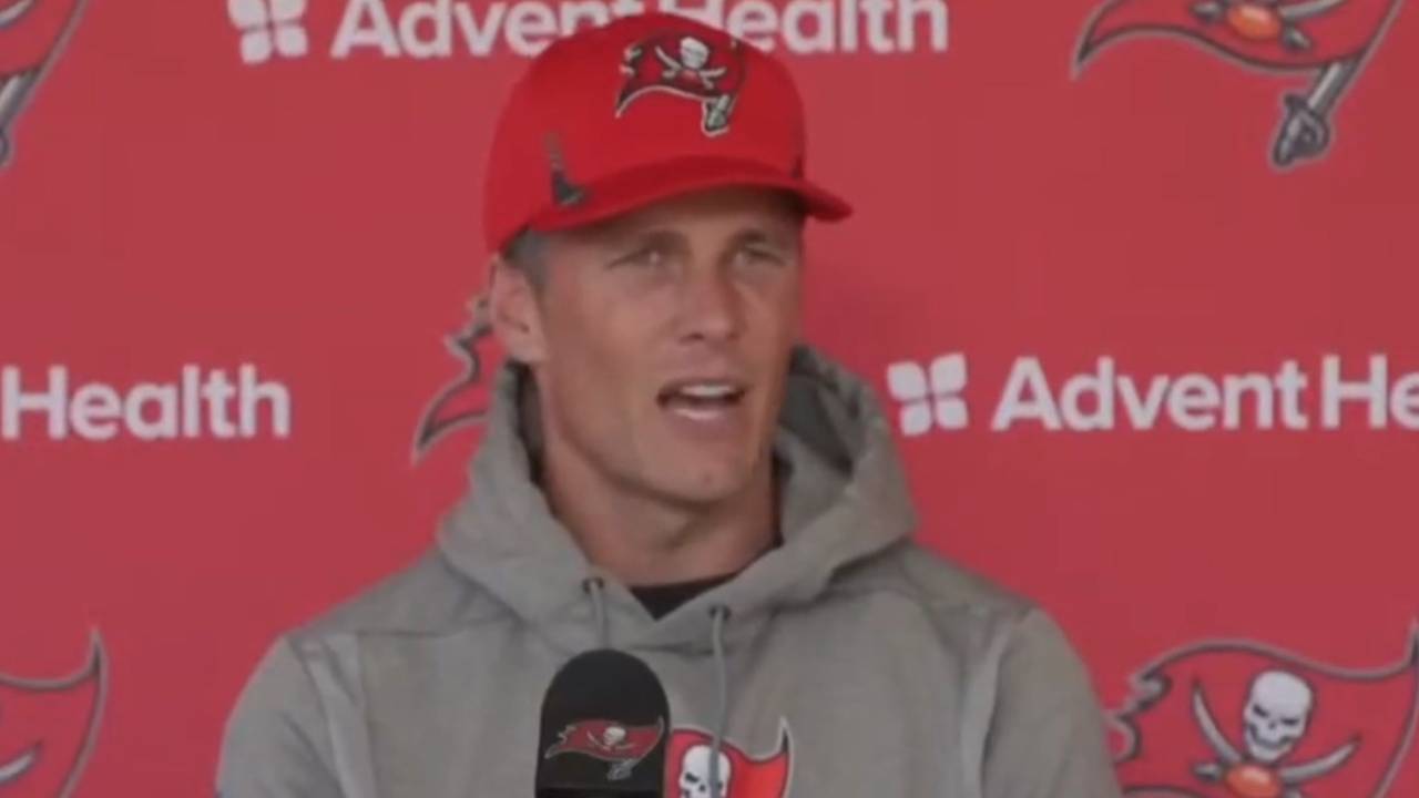 Tom Brady möchte nicht über den Skandalspieler Antonio Brown sprechen