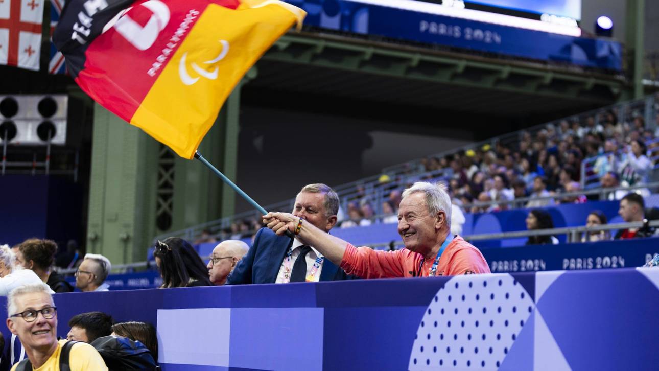 Paris für Paralympics gefeiert