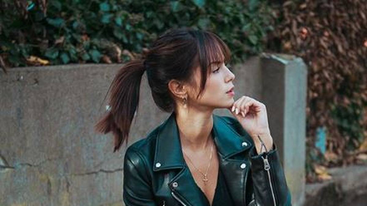 Ein Erfolgsgeheimnis ihrer Beziehung? Womöglich die Freiheiten, die Marlen ihrem Roman gewährt. Wenn er beispielsweise "mal Playstation spiele und auf Schweizerdeutsch fluche", so der Bundesliga-Keeper, dann gefalle ihr das, "und sie lacht. Sie zwingt mich zu nichts"