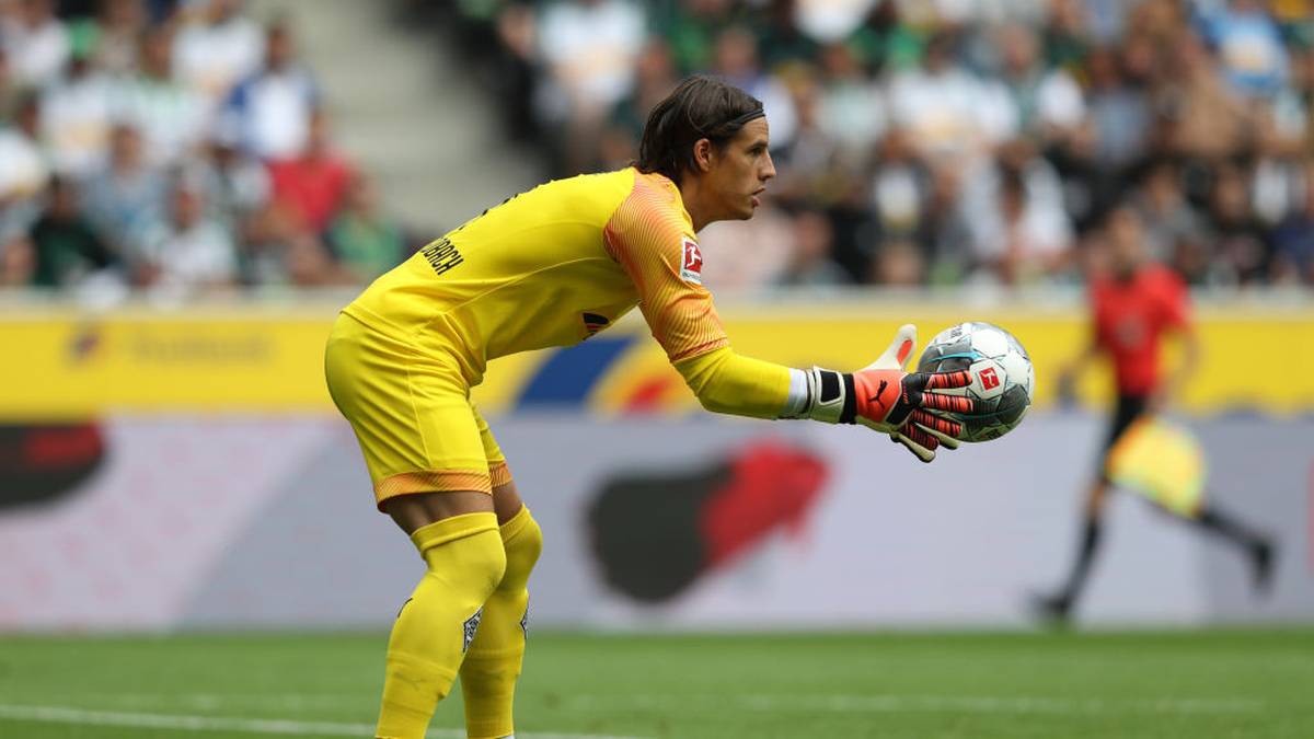 YANN SOMMER: Der Schweizer braucht sich vor Kneib nicht zu verstecken. Zwar misst er nur 1,83 Meter, ist dem Meisterschlussmann aber in puncto Beweglichkeit, Reaktionsschnelligkeit und Spiel mit dem Fuß voraus. Schon im sechsten Jahr am Niederrhein. Die Zuverlässigkeit in Person