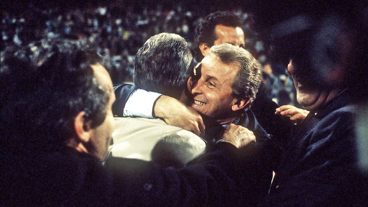 Seine Trainerkarriere begann der heute 78-Jährige als Jugendtrainer beim AC Mailand - im Jahr 1972. Obwohl er in seiner nun mehr über 40 Jahre andauernden Trainerkarriere fast jeden relevanten Titel in Italien und Europa gewinnen konnte, gewann Trapattoni den Landesmeisterpokal als Trainer vergleichsweise "nur" einmal. 1985 gelang ihm dies mit Juventus Turin. Heute trainiert der Italiener die Auswahl der Vatikanstadt