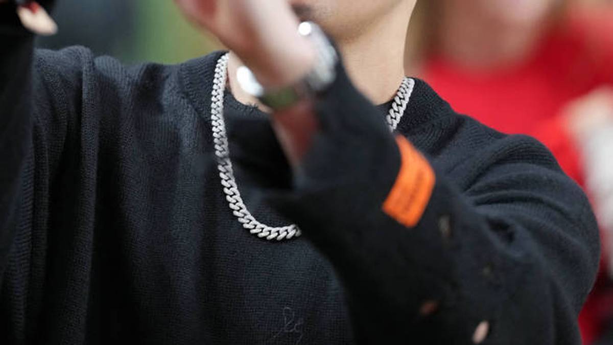 Mahomes' berüchtigter Bruder Jackson (machte zuletzt unter anderem mit einer Anklage wegen sexueller Belästigung auf sich aufmerksam) ist ebenfalls da