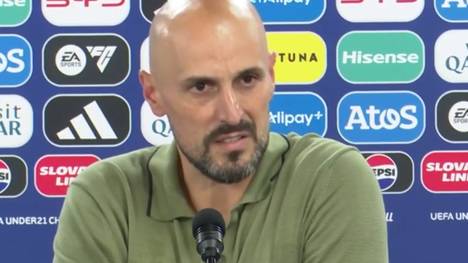 Beim Finaleinzug der deutschen U21-Nationalmannschaft gegen Frankreich ist Nick Woltemade erneut mit einem Treffer beteiligt. Bundestrainer Antonio Di Salvo wird auf der PK auf die Leistungen seines Schützlings angesprochen.