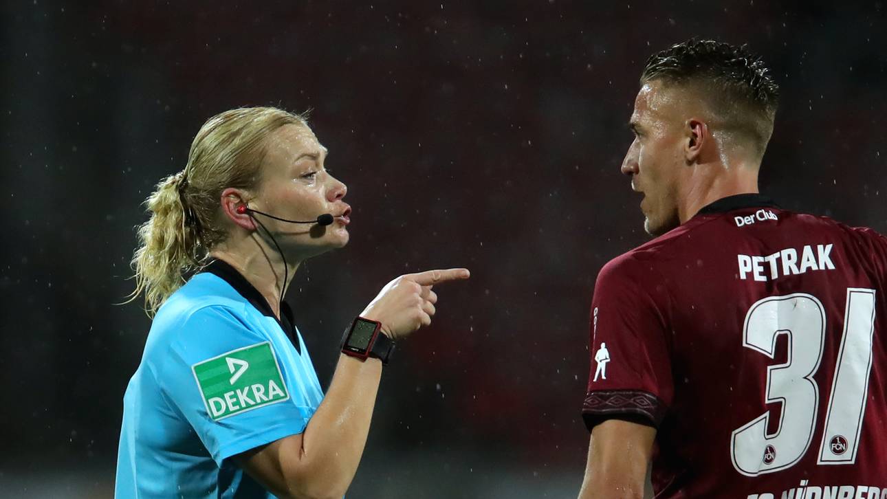 Steinhaus verteidigt Wasserschlacht