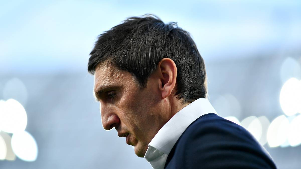 Das Aus von Tayfun Korkut nach dem 2:2-Remis gegen Köln kam nur wenig überraschend. Zwar hatte Korkut die Werkself zum Klassenerhalt geführt, doch ein Punkteschnitt von 0,82 Punkten pro Partie überzeugte die Bayer-Verantwortlichen nicht