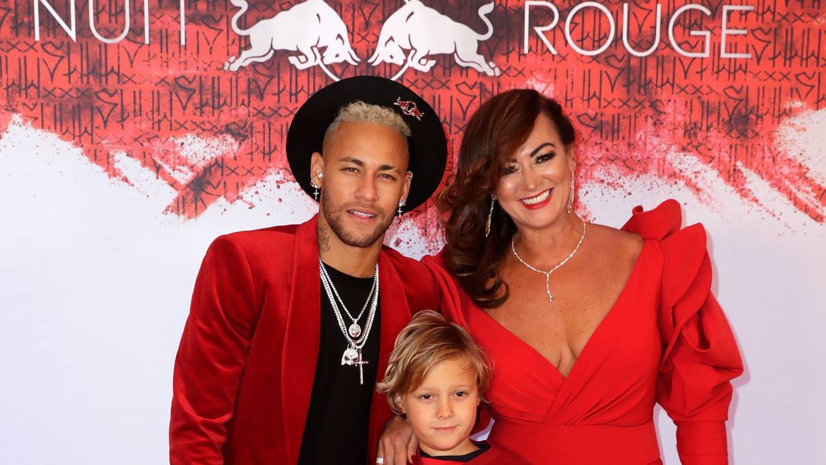 Familienmensch Neymar brachte auch Sohn Davi Lucca und Mutter Nadine Santos mit. Beistand, der ihm gut tat