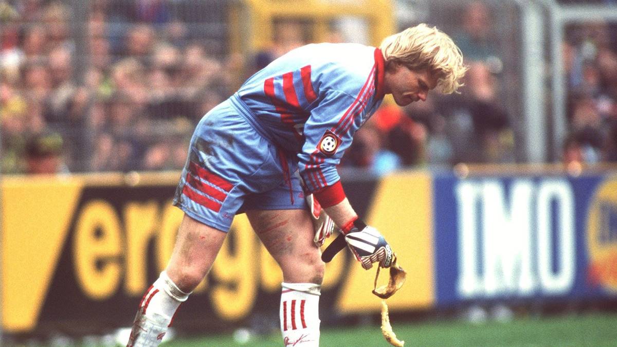 OLIVER KAHN: Der Torwart gab immer 100 Prozent für seinen FC Bayern, hatte sich aber manchmal nicht unter Kontrolle - wie bei der Beißattacke gegen Heiko Herrlich. Das brachte Kahn bei jedem Auswärtsspiel Affenlaute und Bananenwürfe ein