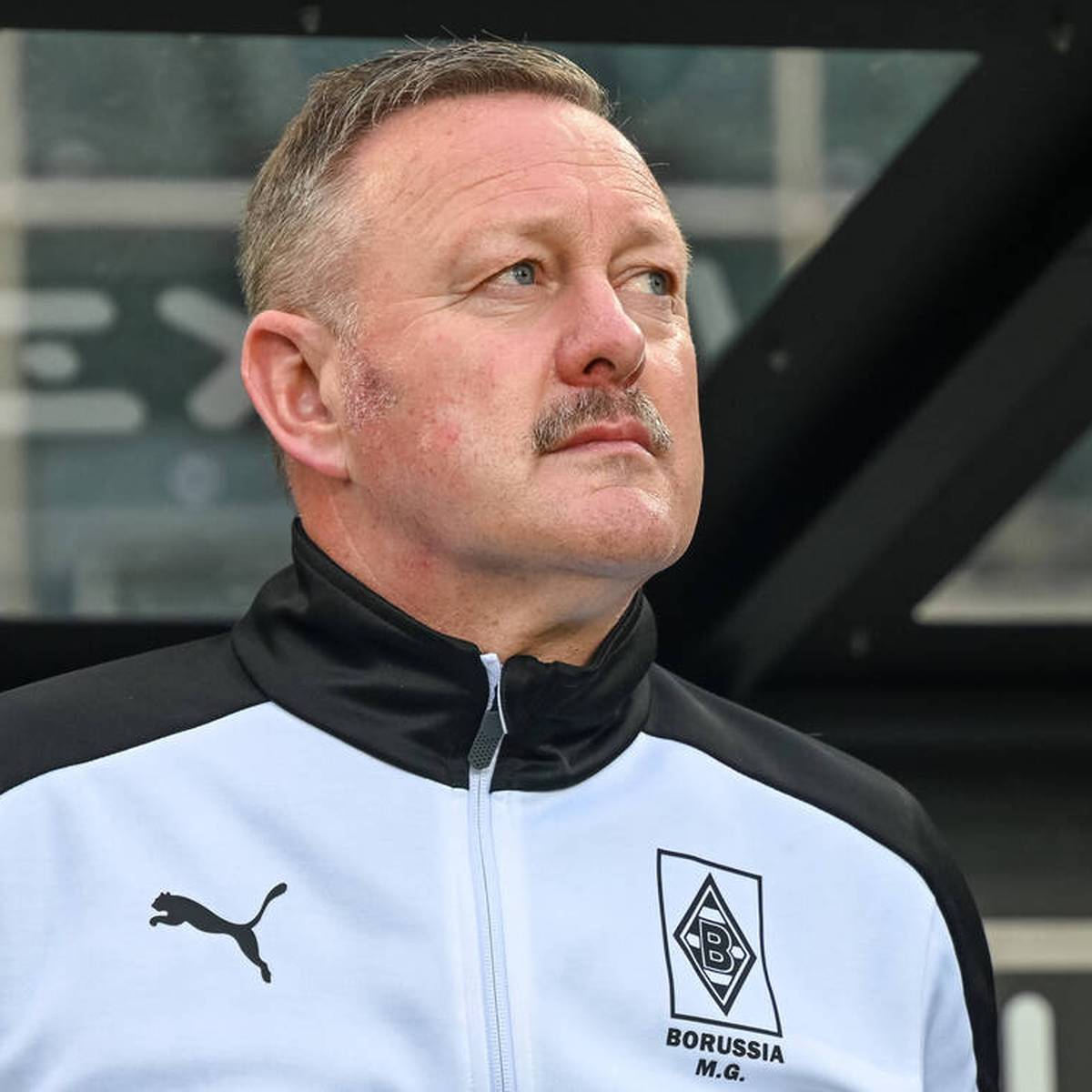 Roland Virkus, Sportdirektor von Fußball-Bundesligist Borussia Mönchengladbach, hat die Trennung von Ex-Trainer Adi Hütter verteidigt.
