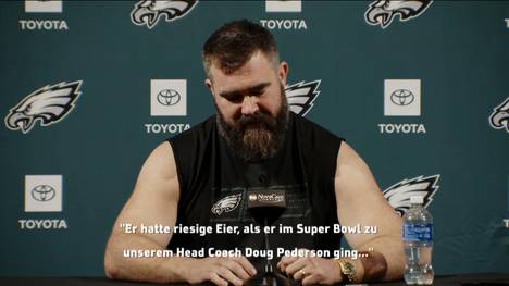 Jason Kelce gibt auf der Pressekonferenz zu seinem Karriereende emotionale Einblicke, wie er den Super-Bowl-Sieg 2018 erlebt hat - und geht auf das legendäre "Philly Special" ein.