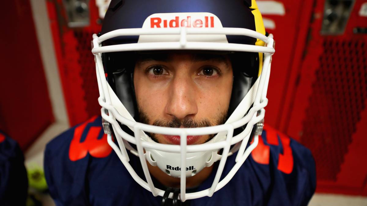 Dem oftmals wie ein Honigkuchenpferd strahlenden Ricciardo fällt diese Aufgabe deutlich schwerer