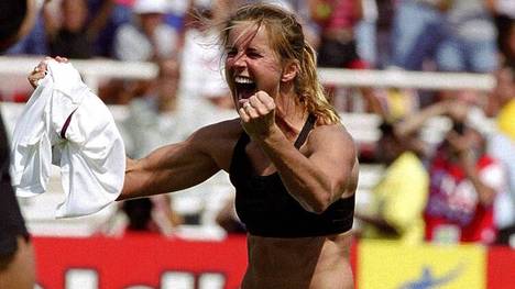 Brandi Chastain jubelte über ihren Treffer im WM-Finale auf kontroverse Weise