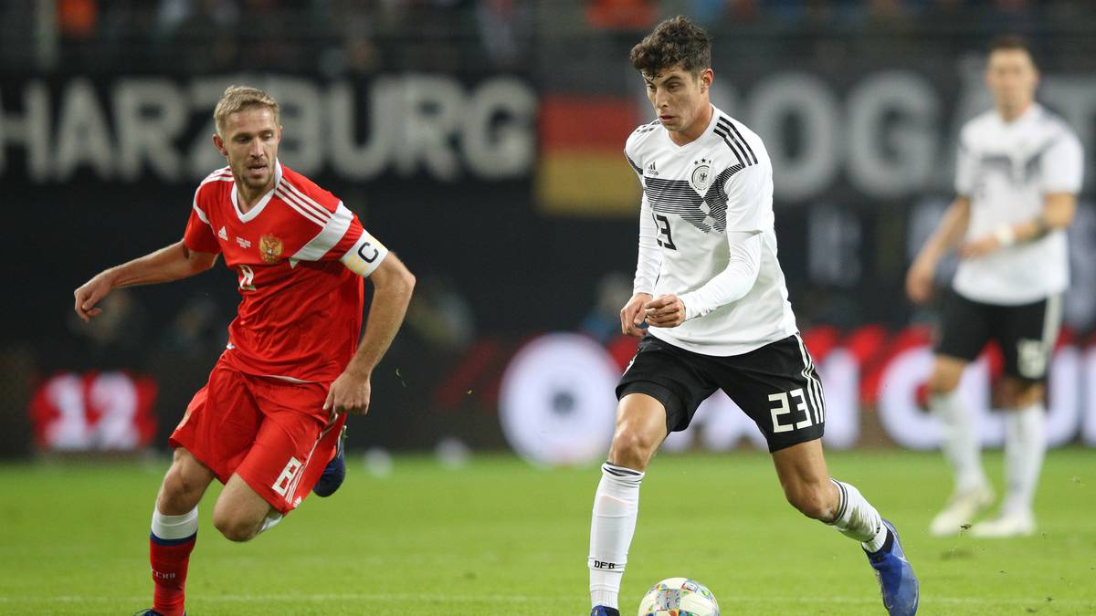 KAI HAVERTZ (bis 64.): Starkes Spiel vom Leverkusener Supertalent. Spielte in der Zentrale den offensiven Part und wusste mit tollen Pässen, viel Übersicht und gutem Positionsspiel zu überzeugen. Schlug eine Musterflanke auf Sane (23.) und einen Zuckerpass in die Schnittstelle auf Gnabry vor dessen 3:0 (40.). SPORT1-Note: 2