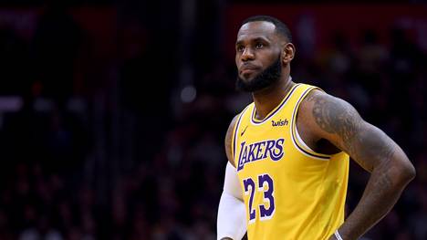 NBA: LeBron James kassiert Niederlage mit Los Angeles Lakers Zu Beginn der Saison war LeBron James zu den Los Angeles Lakers gewechselt. Aber die Kehrtwende konnte der King noch nicht einleiten