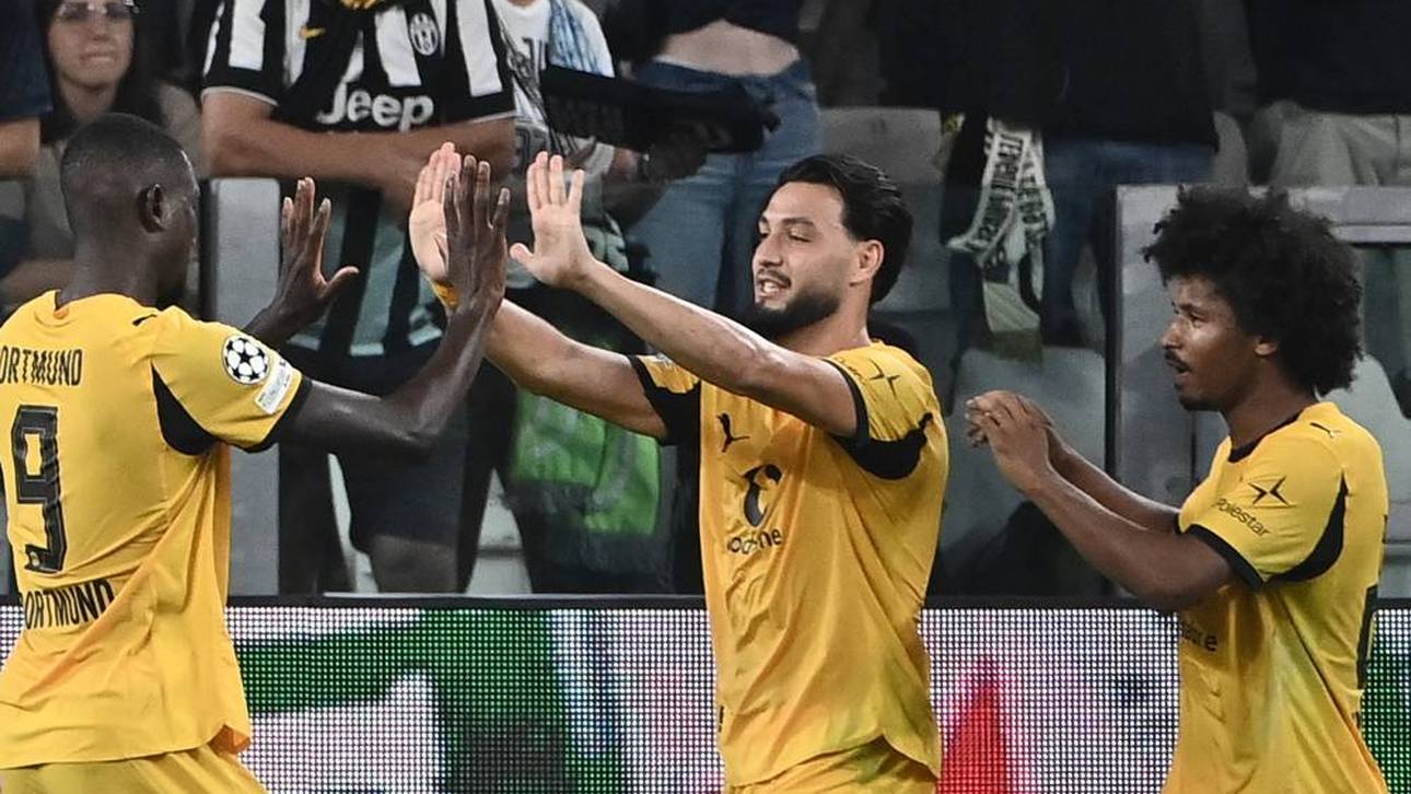 Serhou Guirassy (l.) trug den Namen "Dortmund" zweimal auf seinem Trikot