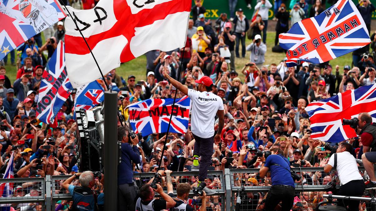Sport: "Hamilton ist der König von Silverstone, ein Safety Car hilft ihm, an Bottas vorbeizuziehen. Für Vettel ging wieder mal einiges schief, er muss es aber mitverantworten."