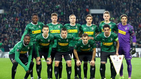 MOENCHENGLADBACH, GERMANY - NOVEMBER 07: Borussia players line up during the UEFA Europa League group J match between Borussia Moenchengladbach and AS Roma at Borussia-Park on November 07, 2019 in Moenchengladbach, Germany. (Photo by Lars Baron/Bongarts/Getty Images)