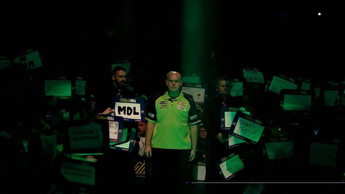 Michael van Gerwen holt sich 2019 seinen insgesamt dritten WM-Titel. Damit zieht er den Doppelweltmeistern Anderson und Lewis davon und liegt in der Rangliste der PDC-Weltmeister nur noch hinter dem großen Phil Taylor, im Finale überzeugt MvG beim 7:3 gegen Michael Smith auf ganzer Linie.