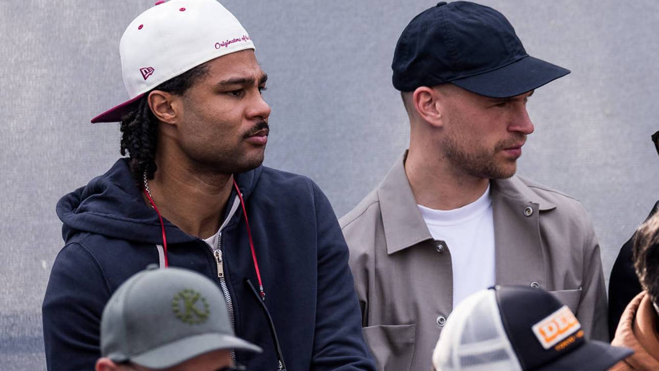 Gnabry mit Krücken unterwegs