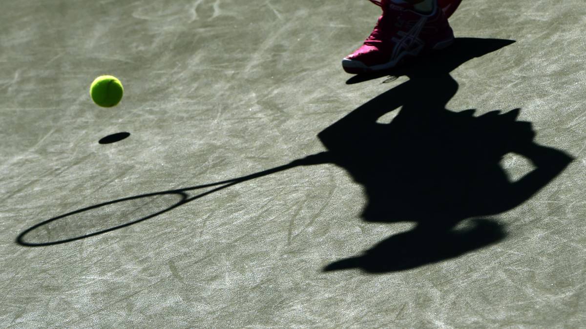 Die US Open stehen in diesem Jahr ganz im Zeichen der großen Hitze. Die pralle Sonne über New York hat aber auch etwas für sich. Sie bietet beeindruckende Schattenspiele