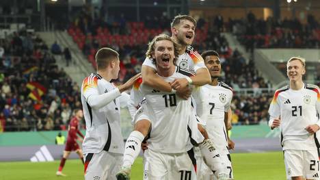 Nick Woltemade sorgte in der abgelaufenen Spielzeit für Furore. Auch bei der U21 steht er im Schaufenster, wie Journalist Jan Christian Müller in Spotlight verrät.