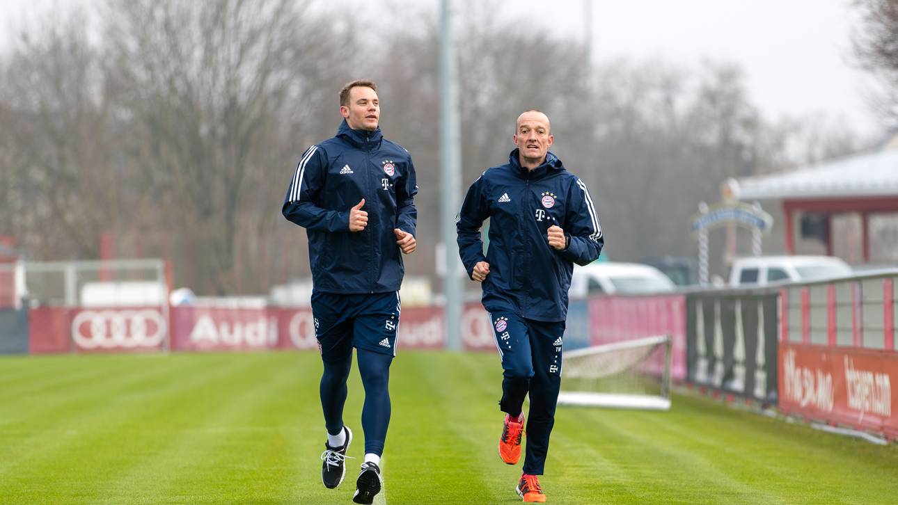 Neuer zurück auf dem Rasen