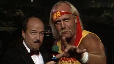 "Mean" Gene Okerlund (l.) führte bei WWE und WCW zahllose Interviews mit Hulk Hogan
