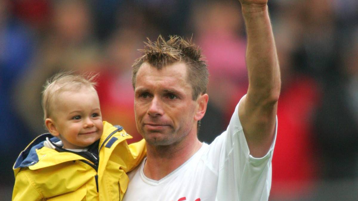 Nach seiner Zeit als Spieler wechselte Hollerbach schnell auf die Trainerbank. Nach Anfängen beim VfB Lübeck und dem VfL 93 Hamburg schaffte er als Co-Trainer den Sprung in die Bundesliga