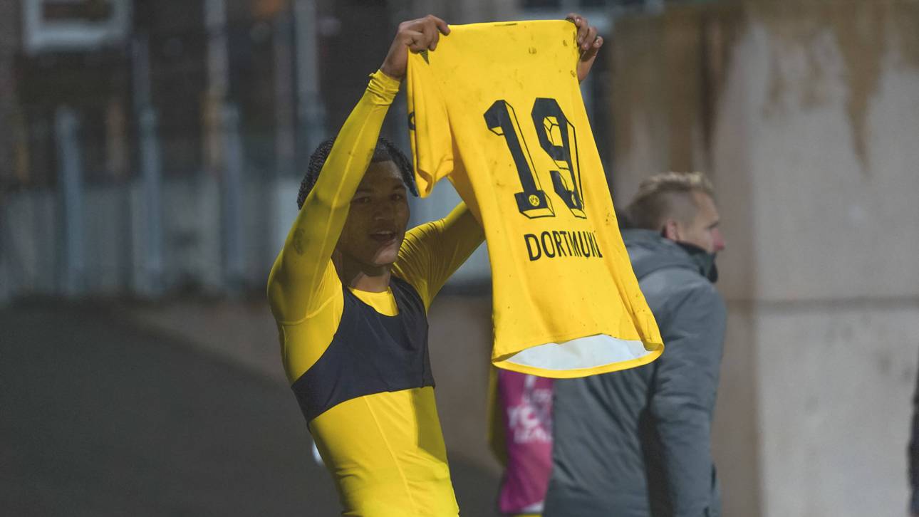 Paris Brunner macht nach seinem Tor gegen Kopenhagen den Messi-Jubel