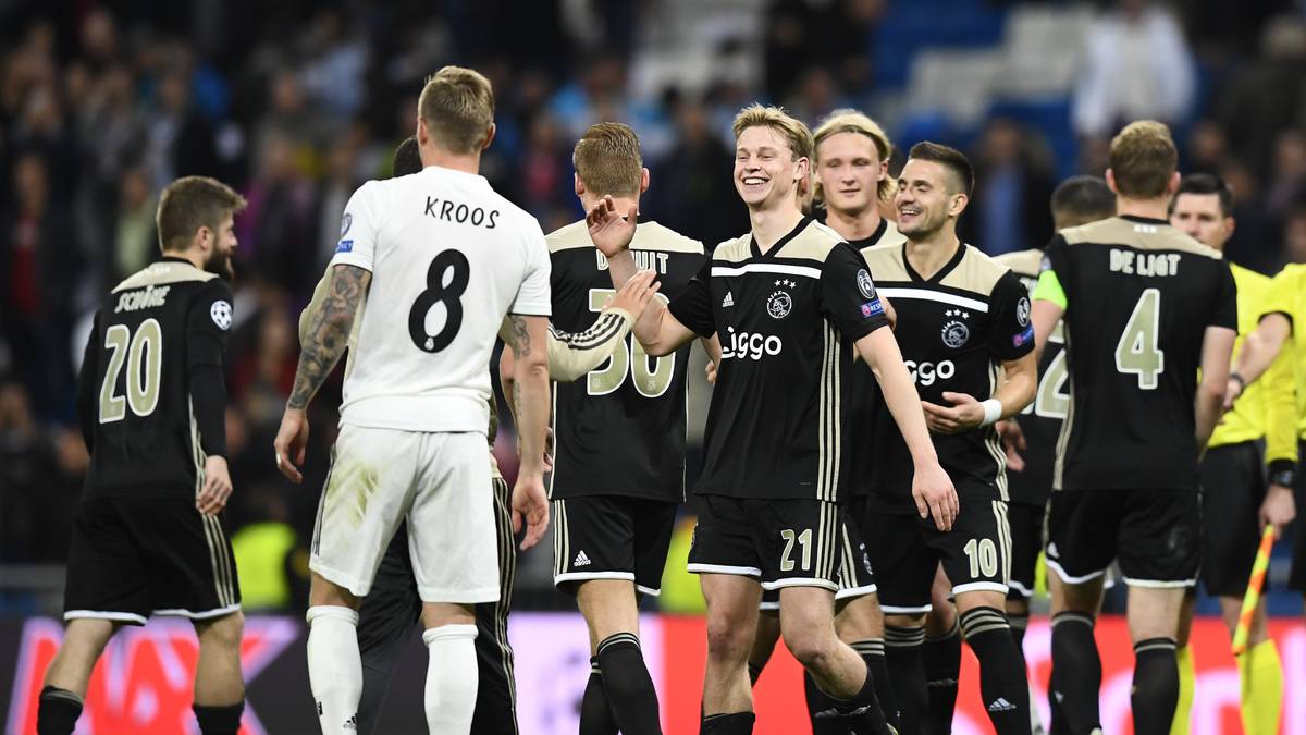 PLATZ 4 - AJAX AMSTERDAM: In der Eredivisie erzielte Ajax just das 100. Saisontor und eroberte Platz eins. In der Champions League war das 4:1 bei Real Madrid ein Spektakel sondergleichen und eine Ansage an ganz Europa